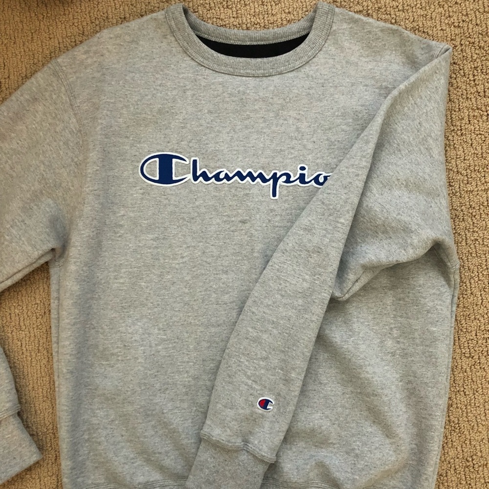 Like New Champion Cree neck sweater
